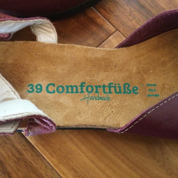 ✔️ Comfortfube Claret Red Flat Sandals Size 39 or 8 - Picture 5 of 8
